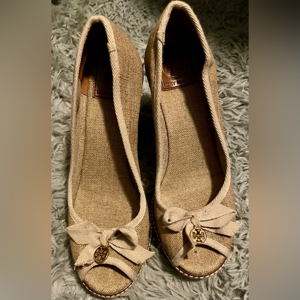 Tory Burch Tan Wedge Shoes with Classic Jackie Bow Peeptoe Design